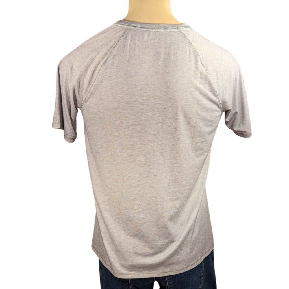 L.L Bean NWT Men's Large Short Sleeve Grey Everyday Sun Smart T-Shirt - Picture 2 of 11